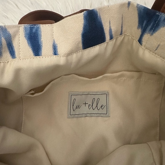 Lu & Elle Laguna Canvas Tote. - Picture 3 of 3